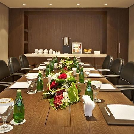 Oaks Liwa Executive Suites Абу Даби Екстериор снимка