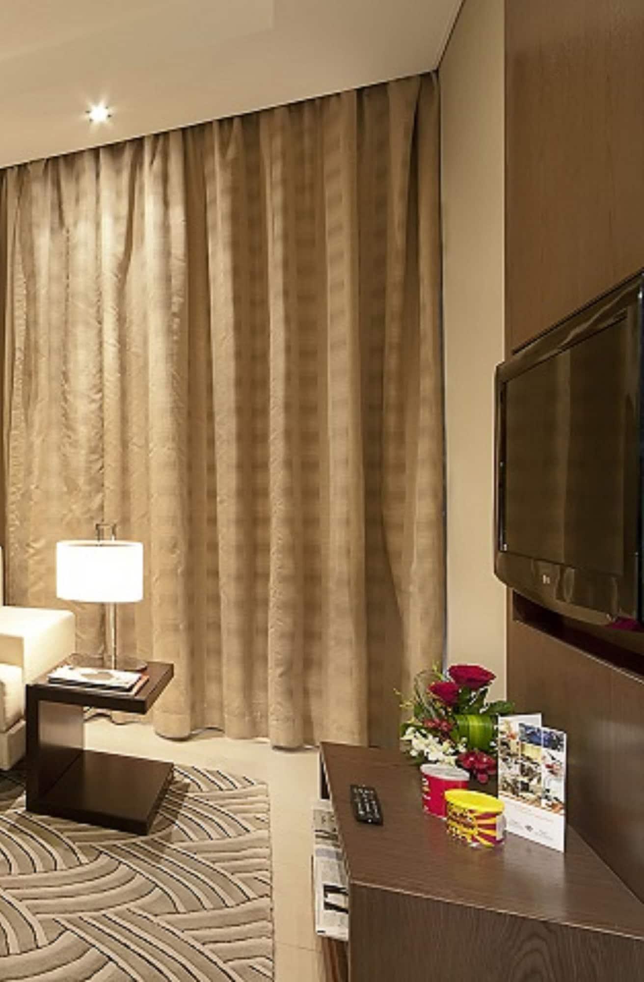 Oaks Liwa Executive Suites Абу Даби Екстериор снимка