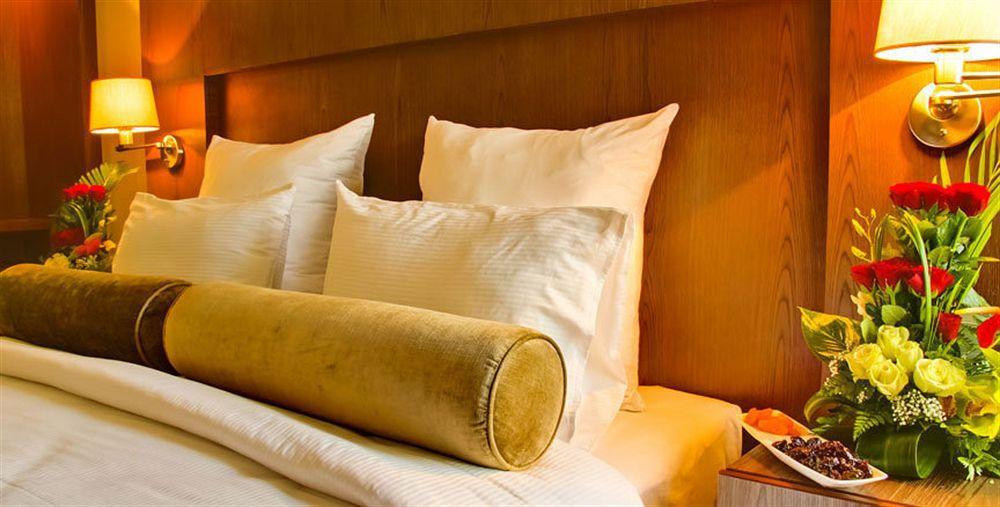 Oaks Liwa Executive Suites Абу Даби Екстериор снимка