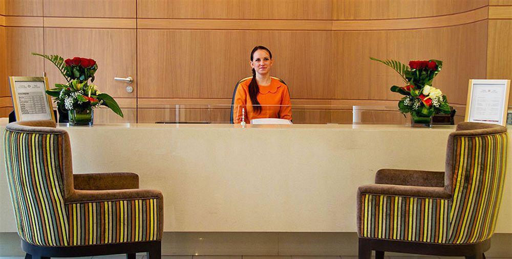 Oaks Liwa Executive Suites Абу Даби Екстериор снимка