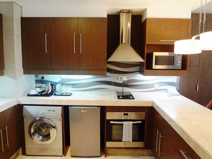 Oaks Liwa Executive Suites Абу Даби Екстериор снимка
