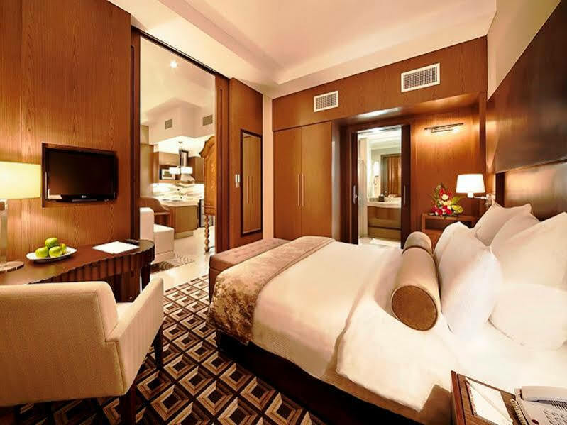 Oaks Liwa Executive Suites Абу Даби Екстериор снимка